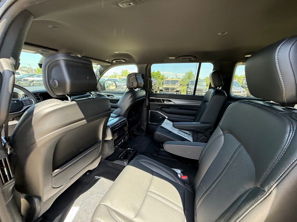 2026 Jeep Grand Wagoneer Crestwood KY