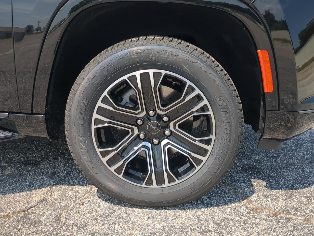 2026 Jeep Grand Wagoneer Base Appleton WI