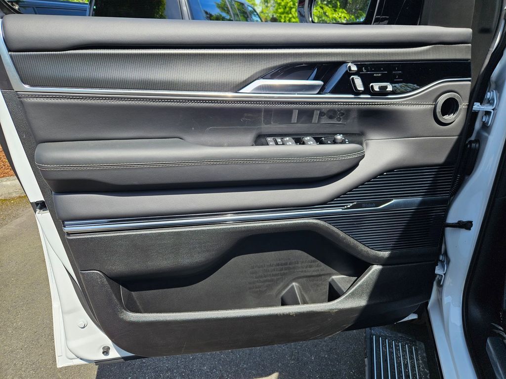 2026 Jeep Grand Wagoneer L Summit Obsidian Gresham OR