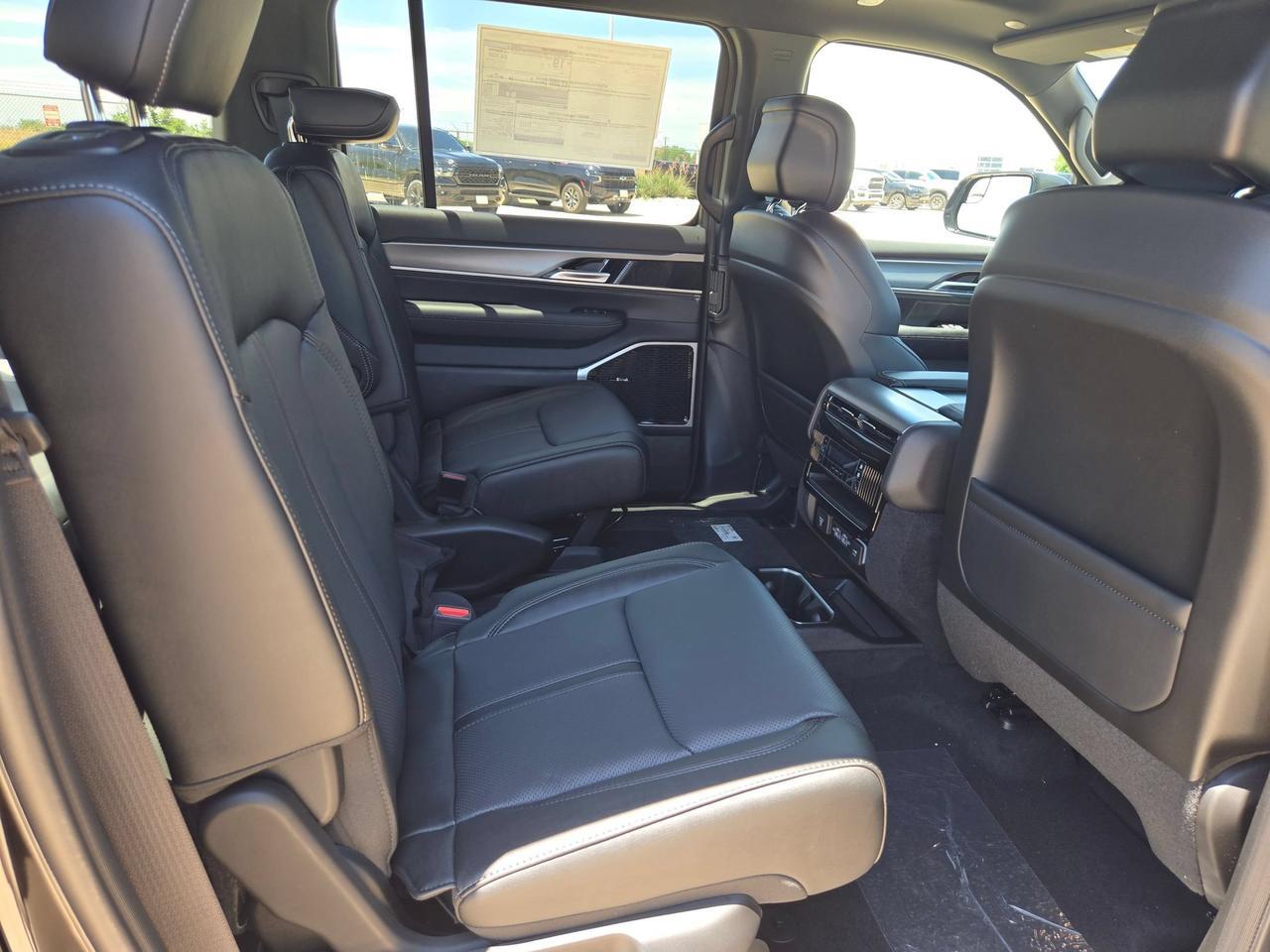 2026 Jeep Grand Wagoneer Limited Altitude Castroville TX