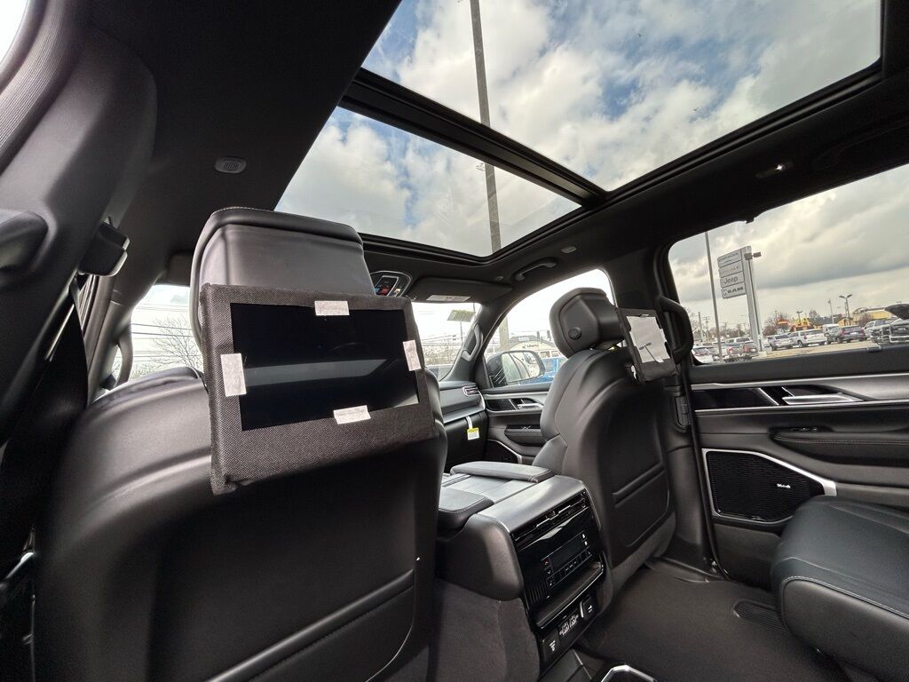 2026 Jeep Grand Wagoneer Limited Crestwood KY