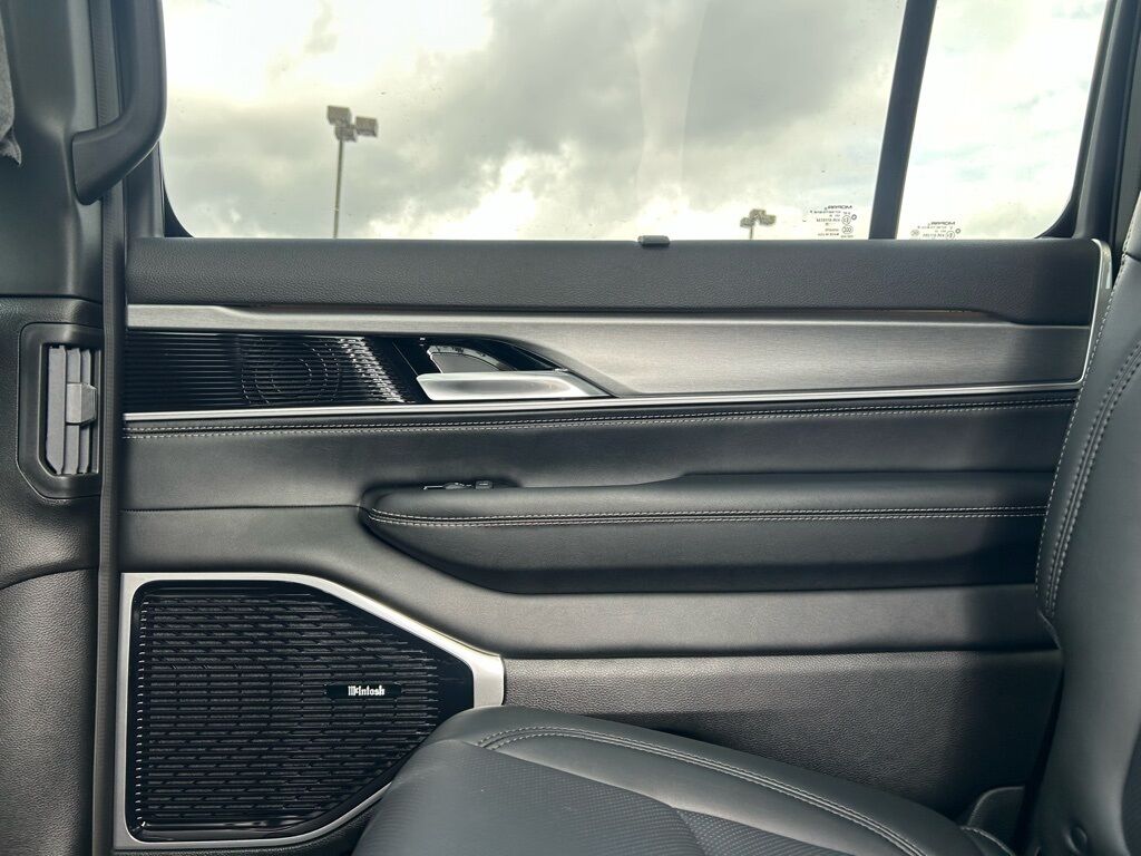 2026 Jeep Grand Wagoneer Limited Crestwood KY