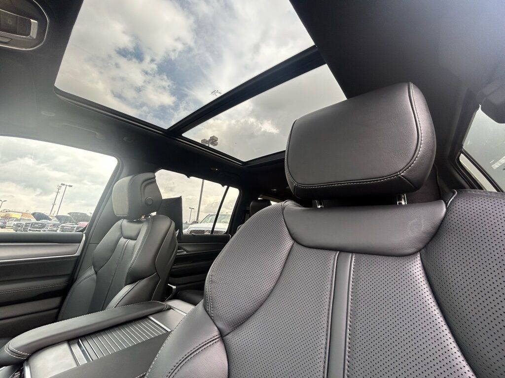 2026 Jeep Grand Wagoneer Limited Crestwood KY