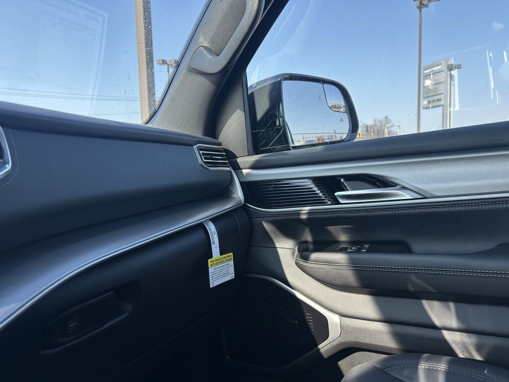 2026 Jeep Grand Wagoneer Limited Crestwood KY