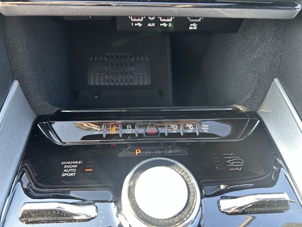 2026 Jeep Grand Wagoneer Limited Crestwood KY