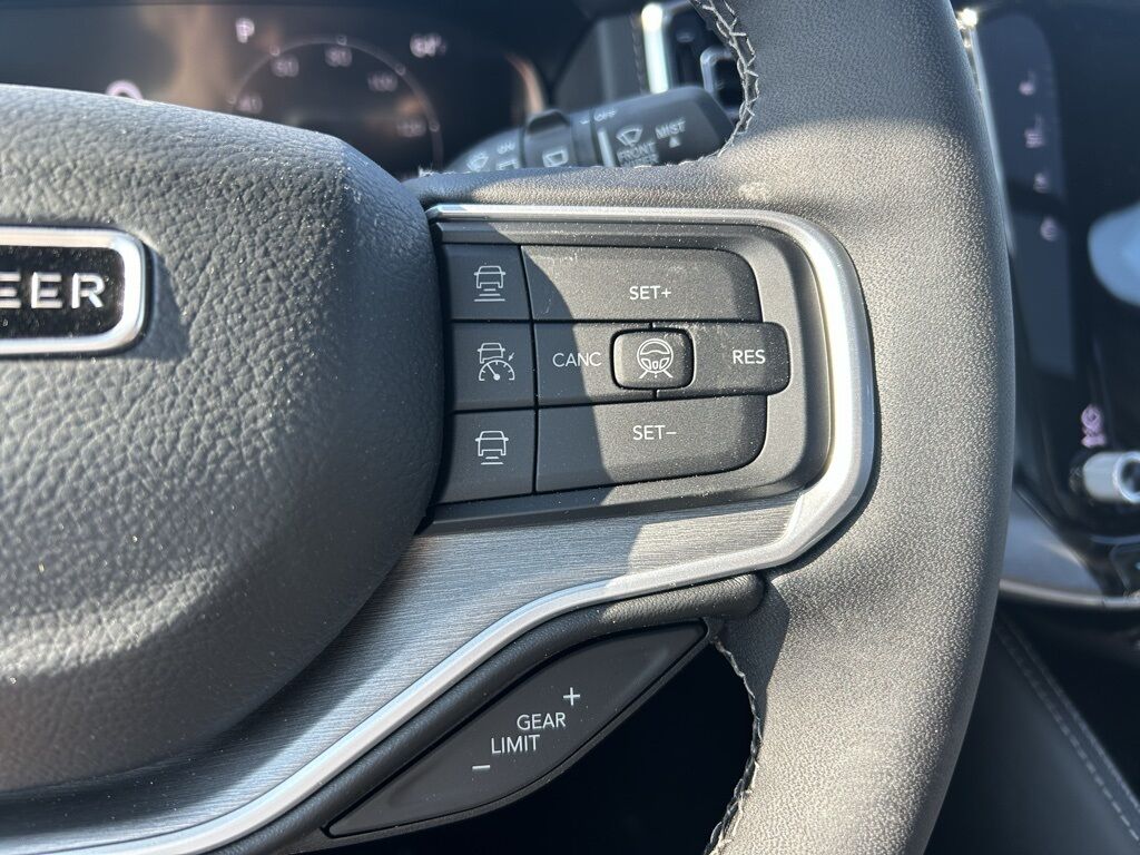 2026 Jeep Grand Wagoneer Limited Crestwood KY