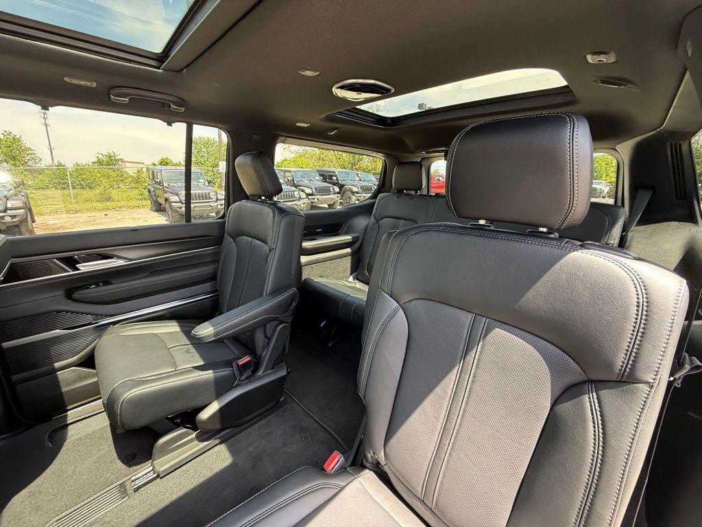 2026 Jeep Grand Wagoneer Summit Obsidian Crestwood KY