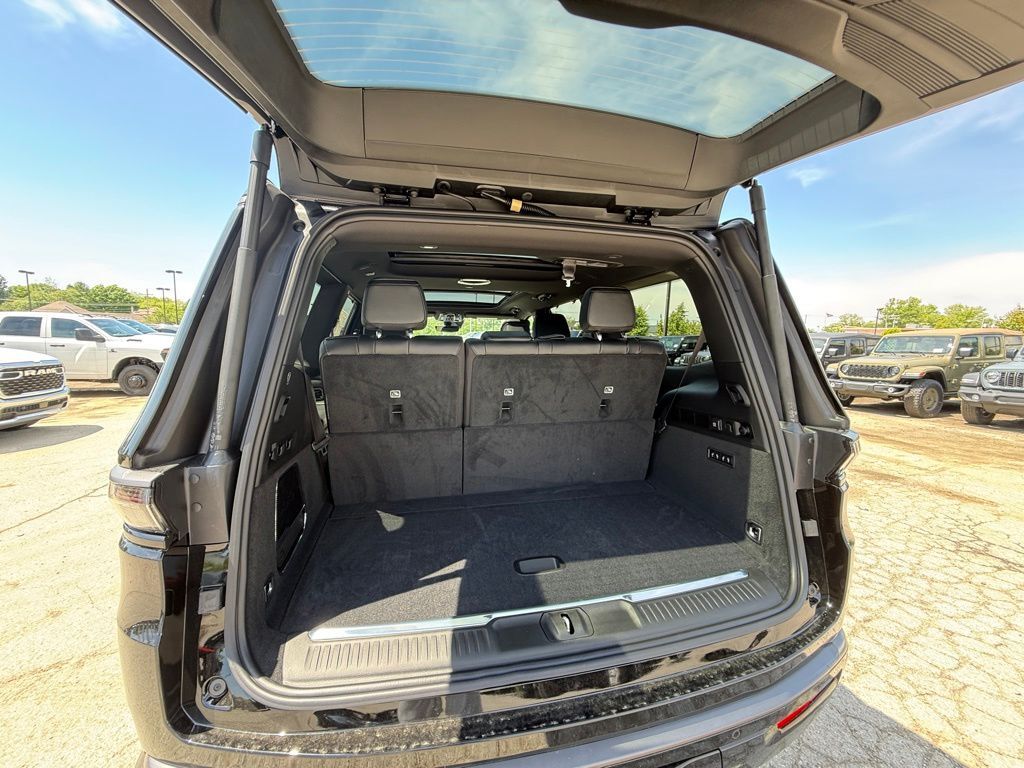 2026 Jeep Grand Wagoneer Summit Obsidian Crestwood KY