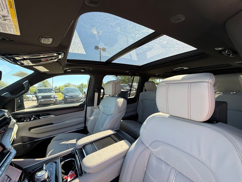 2026 Jeep Grand Wagoneer Summit Obsidian Crestwood KY