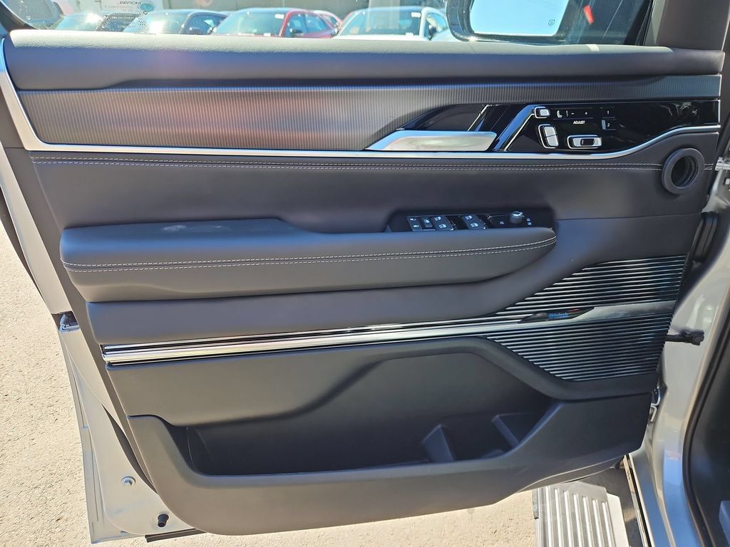 2026 Jeep Grand Wagoneer Summit Obsidian Gresham OR