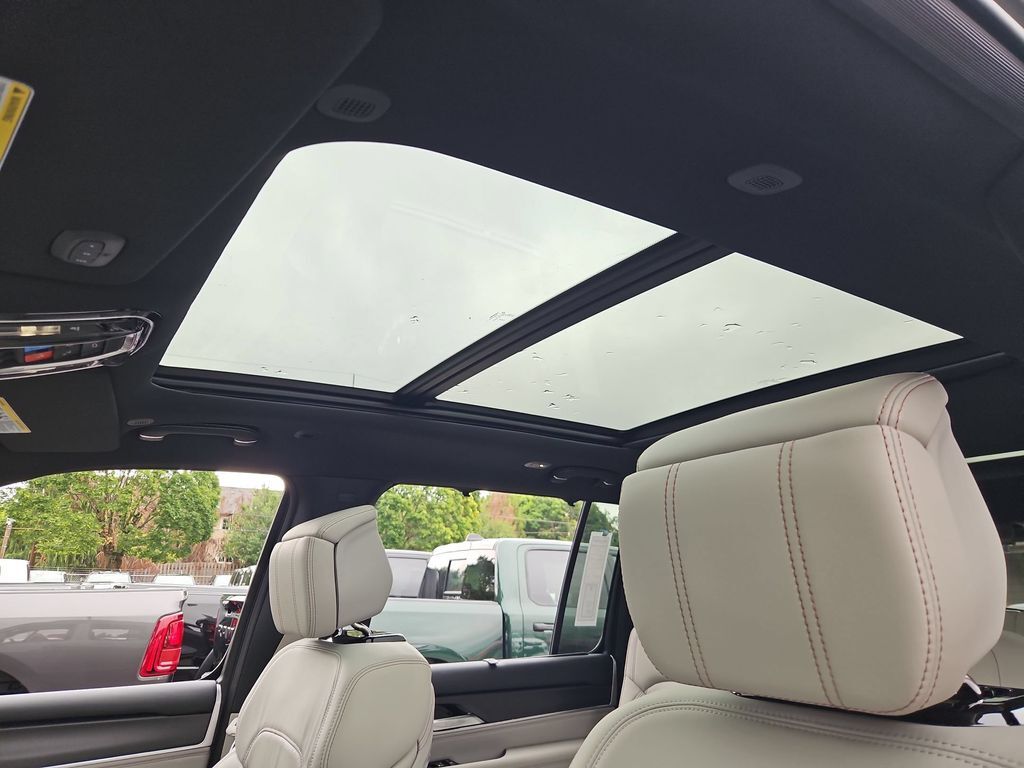 2026 Jeep Grand Wagoneer Summit Obsidian Gresham OR