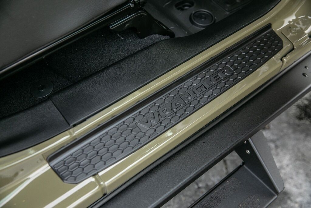 2026 Jeep Wrangler 4-DOOR WILLYS Orange MA