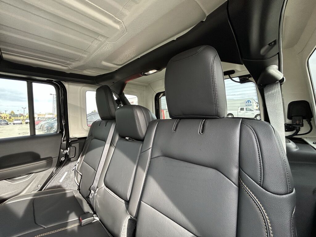 2026 Jeep Wrangler Sahara Crestwood KY