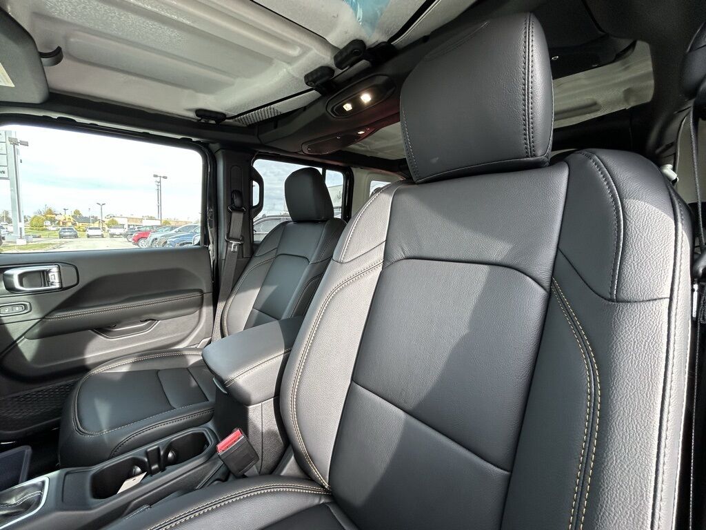 2026 Jeep Wrangler Sahara Crestwood KY