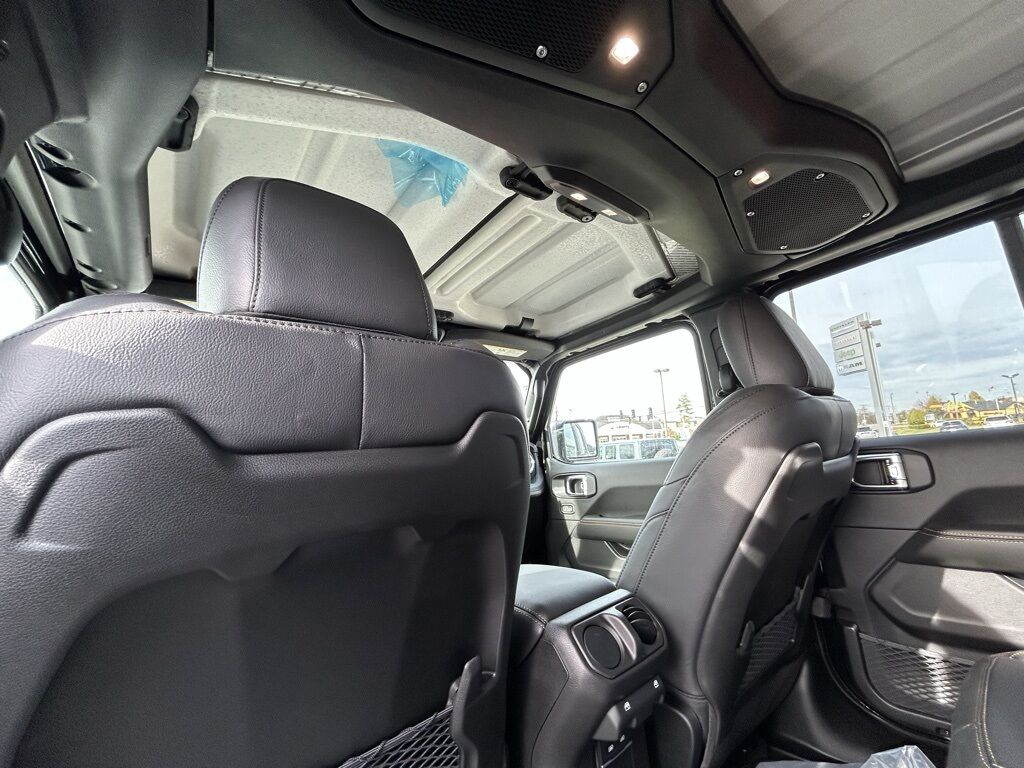 2026 Jeep Wrangler Sahara Crestwood KY