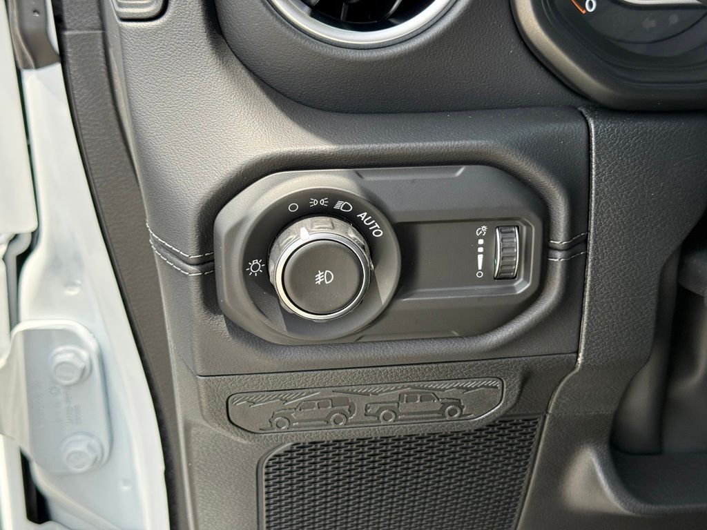 2026 Jeep Wrangler Sahara Crestwood KY