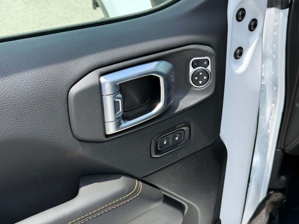 2026 Jeep Wrangler Sahara Crestwood KY