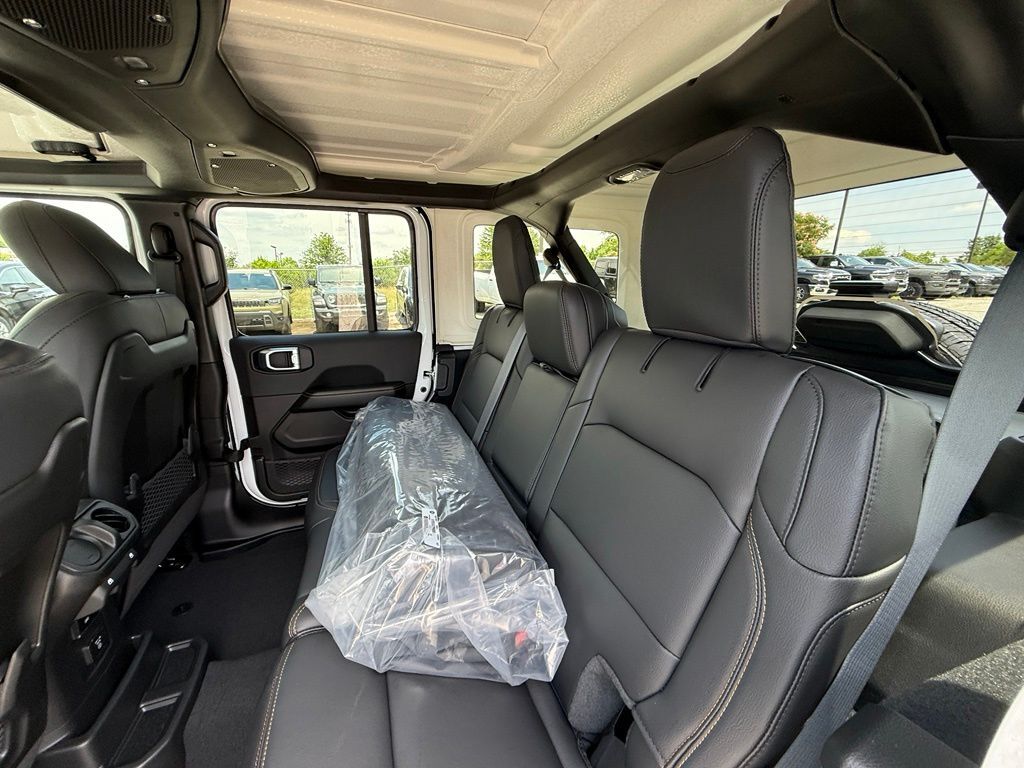 2026 Jeep Wrangler Sahara Crestwood KY