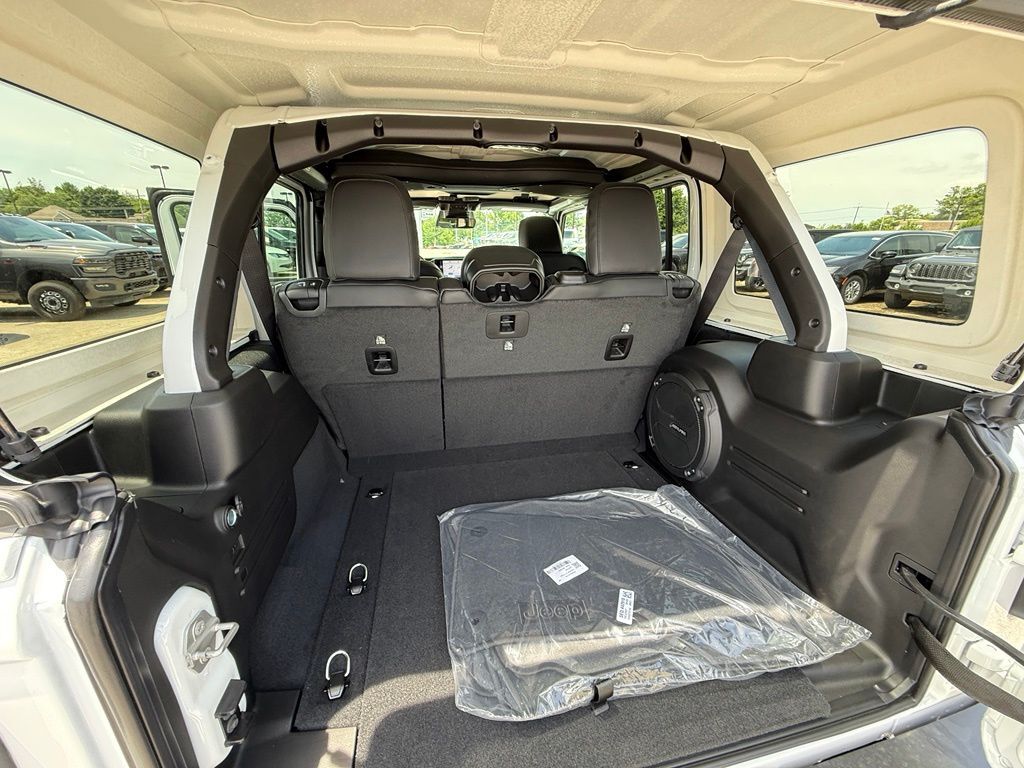 2026 Jeep Wrangler Sahara Crestwood KY