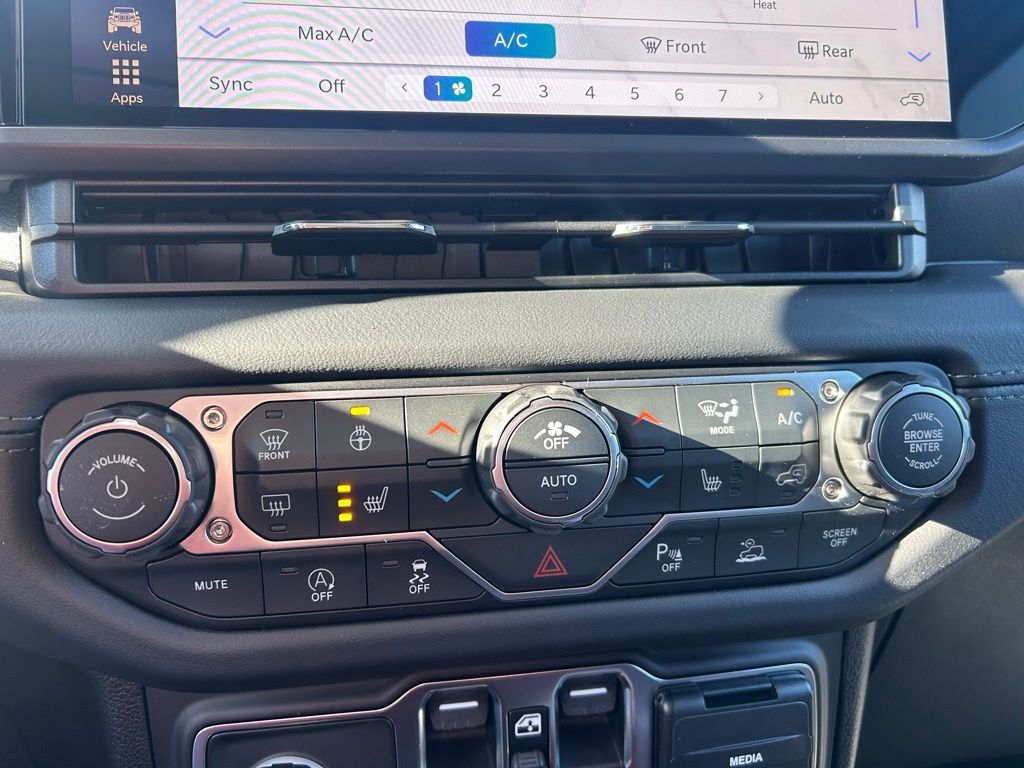 2026 Jeep Wrangler Sahara Crestwood KY