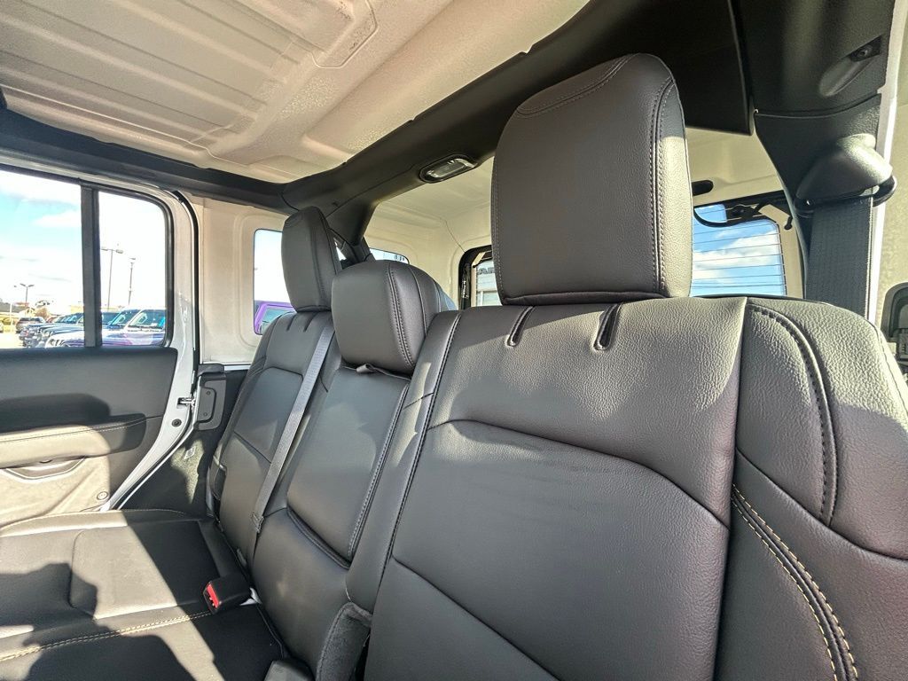 2026 Jeep Wrangler Sahara Crestwood KY