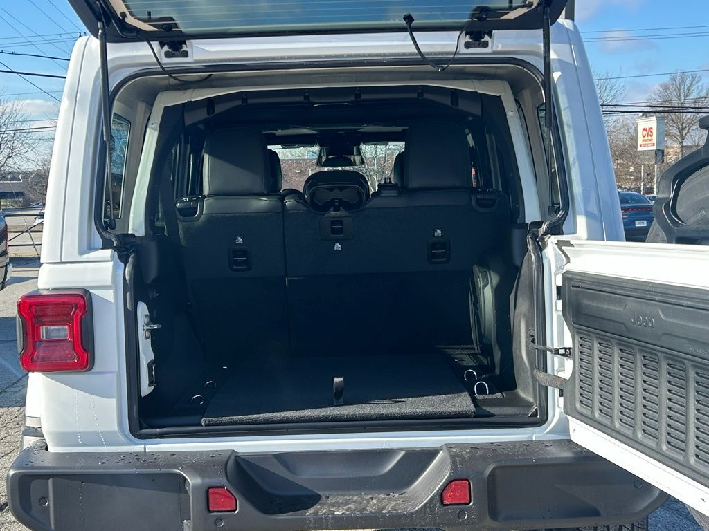 2026 Jeep Wrangler Sahara Crestwood KY