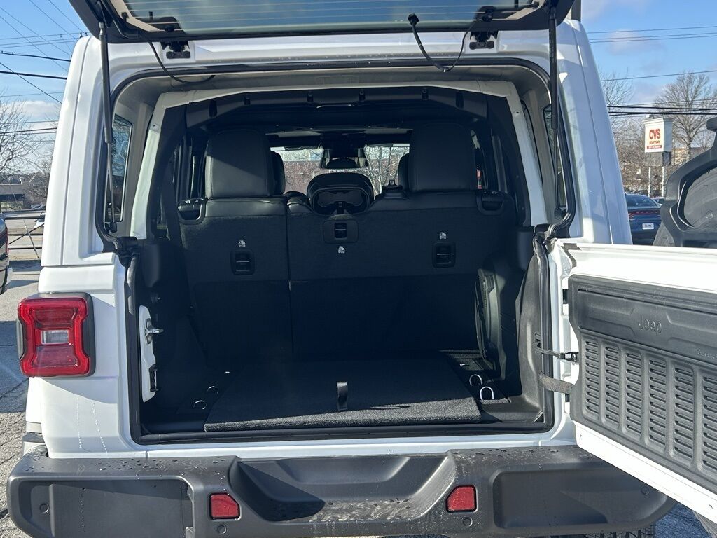 2026 Jeep Wrangler Sahara Crestwood KY