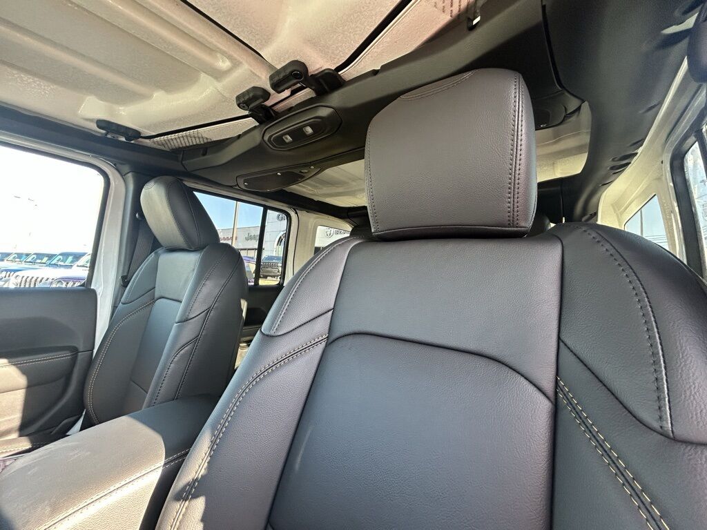 2026 Jeep Wrangler Sahara Crestwood KY