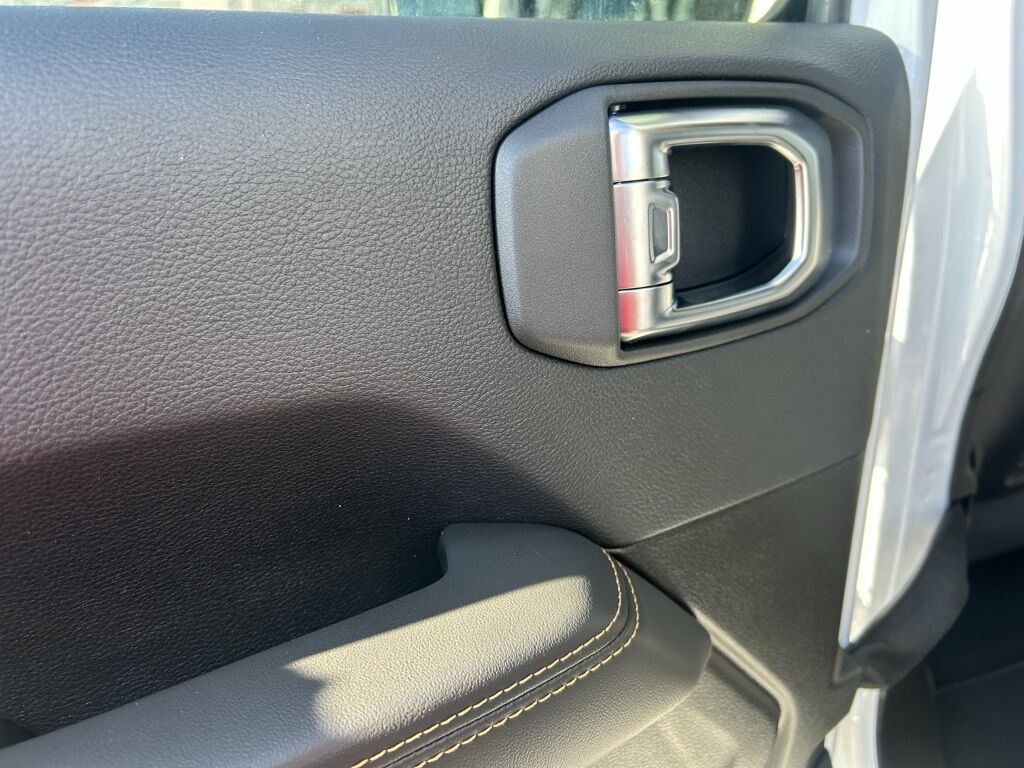 2026 Jeep Wrangler Sahara Crestwood KY