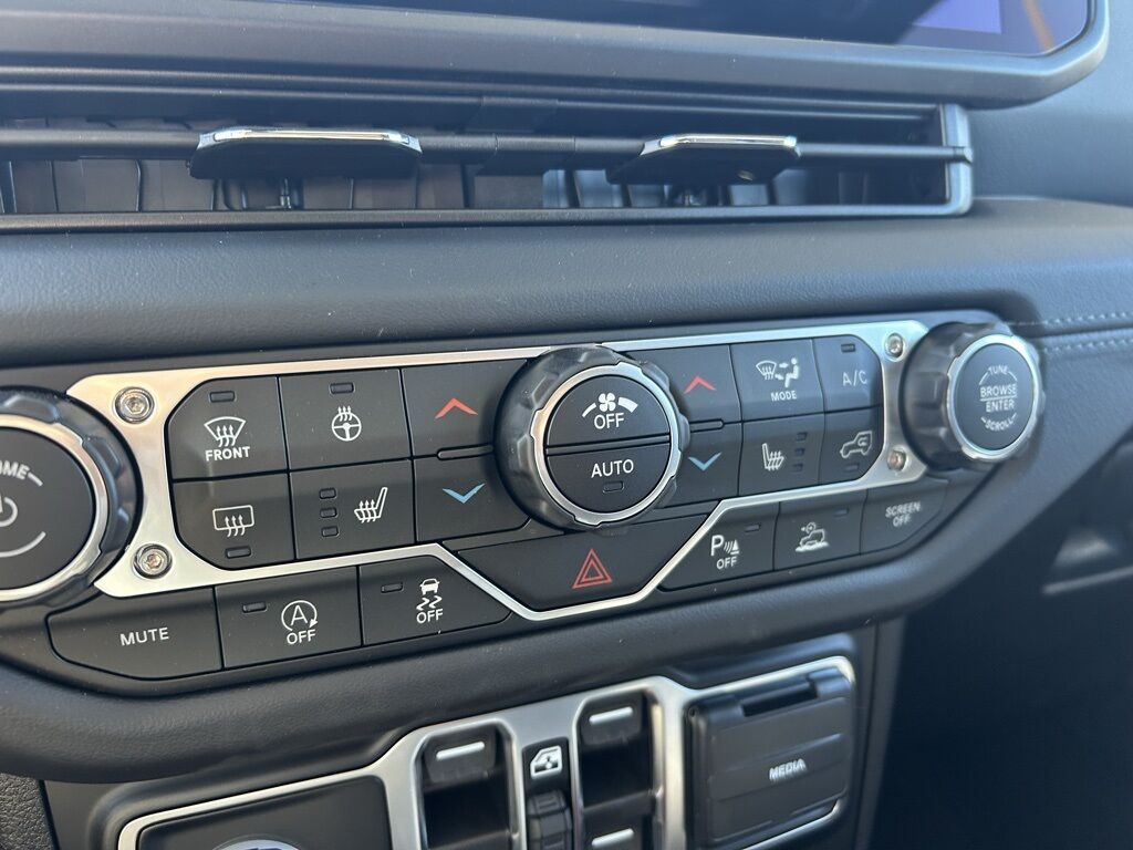 2026 Jeep Wrangler Sahara Crestwood KY