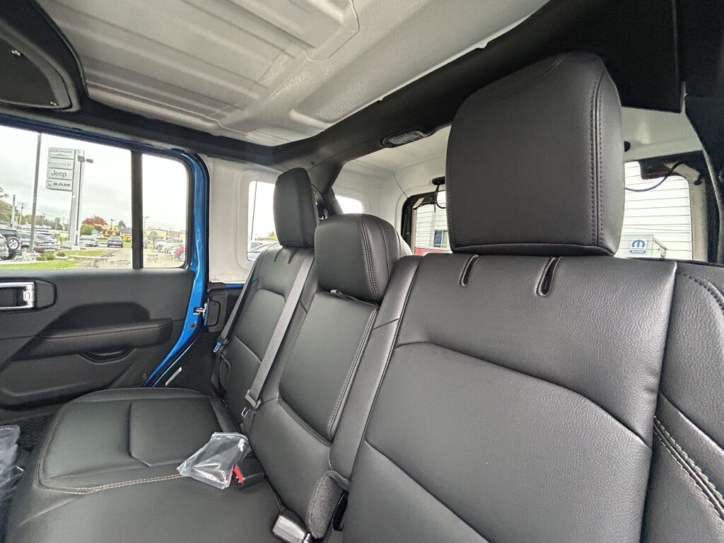 2026 Jeep Wrangler Sahara Crestwood KY