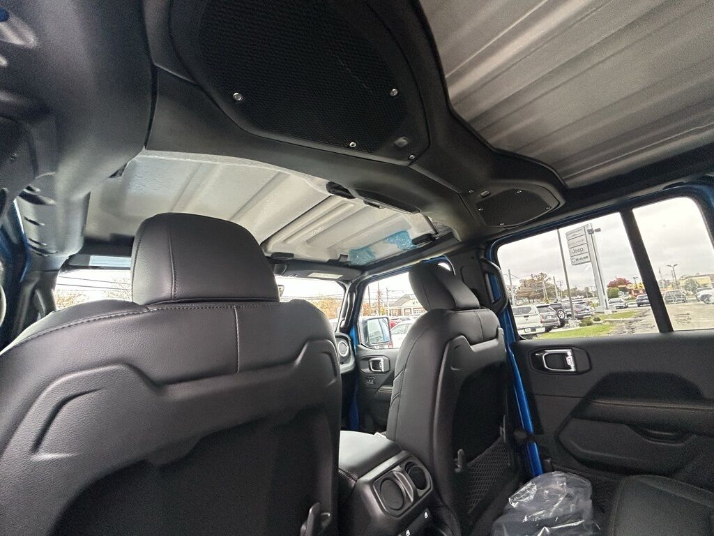 2026 Jeep Wrangler Sahara Crestwood KY