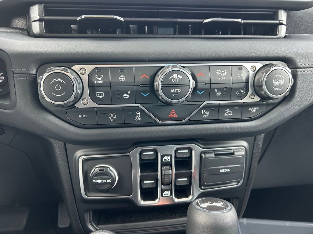 2026 Jeep Wrangler Sahara Crestwood KY