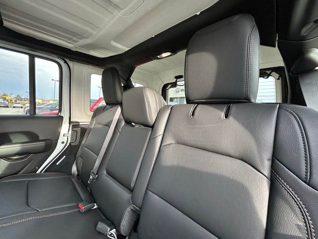 2026 Jeep Wrangler Sahara Crestwood KY