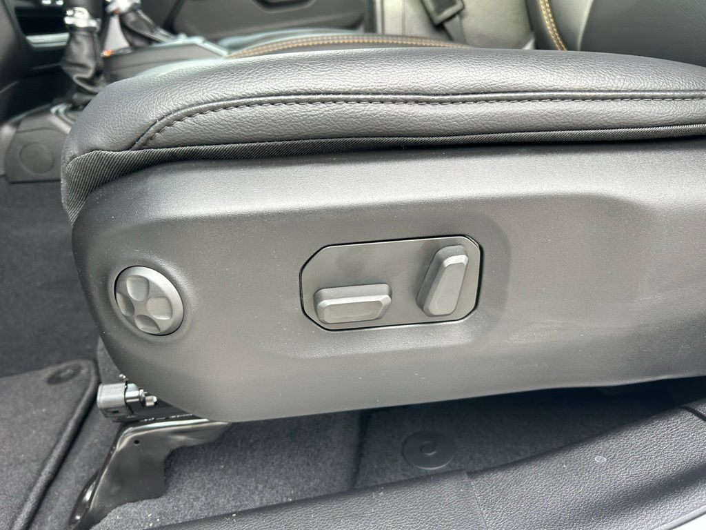 2026 Jeep Wrangler Sahara Crestwood KY