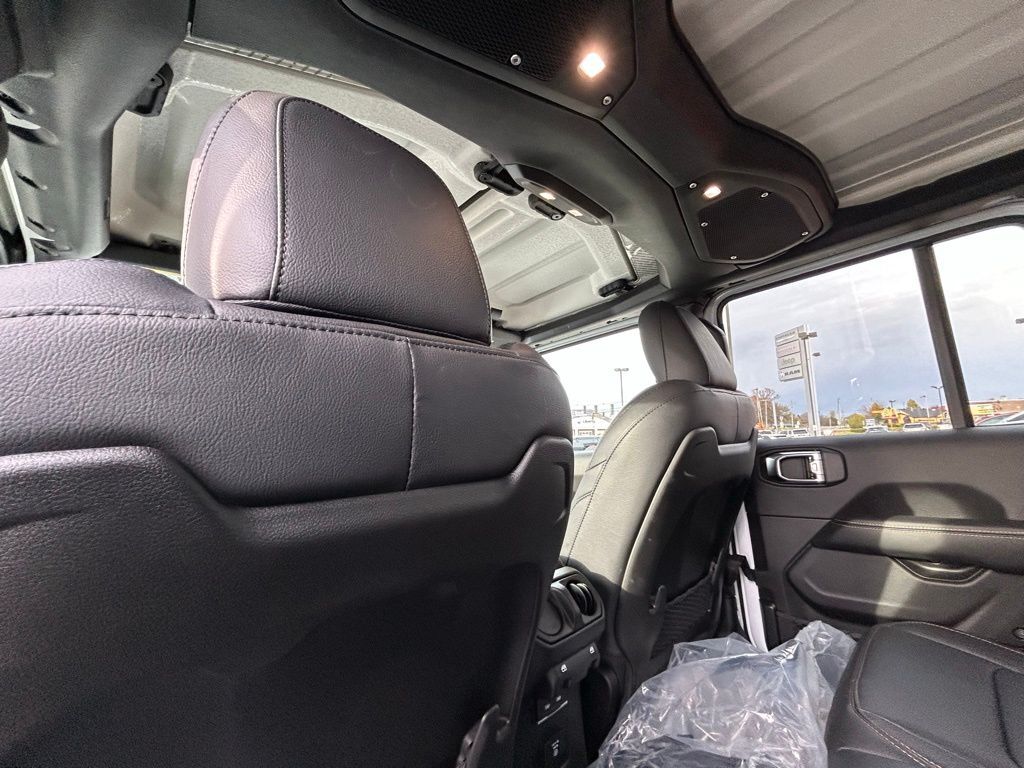 2026 Jeep Wrangler Sahara Crestwood KY