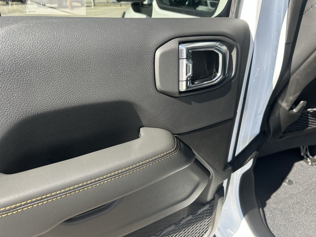 2026 Jeep Wrangler Sahara Crestwood KY