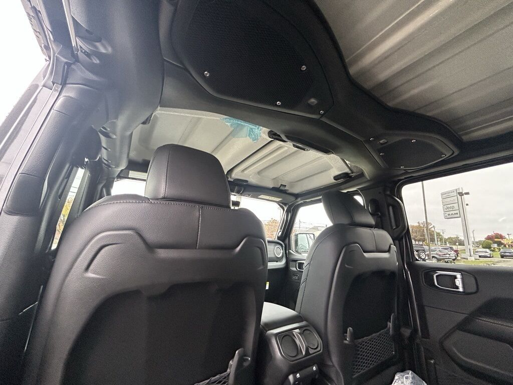 2026 Jeep Wrangler Sahara Crestwood KY