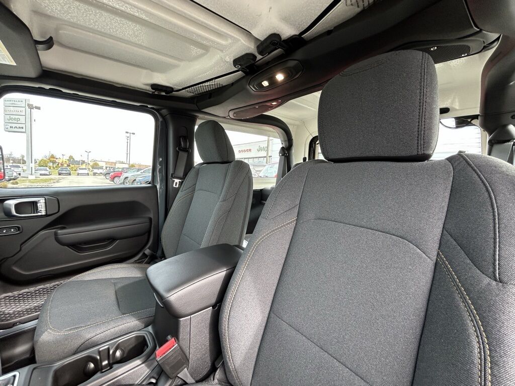 2026 Jeep Wrangler Sport Crestwood KY