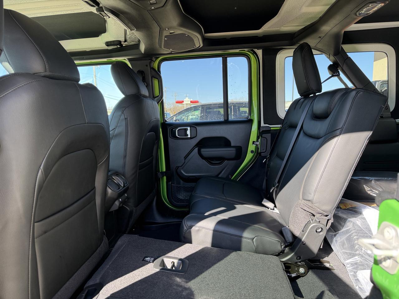 2026 Jeep Wrangler Willys 4x4 | V6 | 33IN Off Road Tires | Leather Heated Seats | Remote Start | Mojito Redwater AB