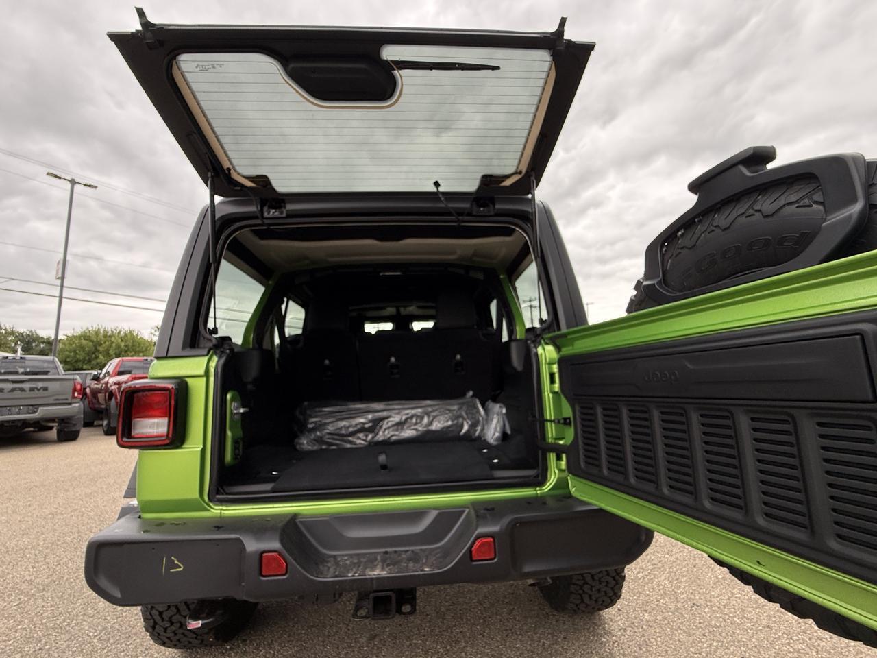 2026 Jeep Wrangler Willys 4x4 | V6 Pentastar | Mojito | Black Leather | Black Freedom 3 Piece Hardtop | 12IN Display Redwater AB