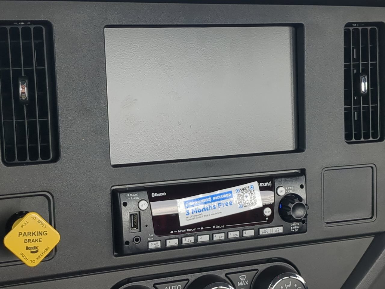 2026 Kenworth No Model T-280 Equipped with 21.5ft Chevron LCG Rollback Winder GA