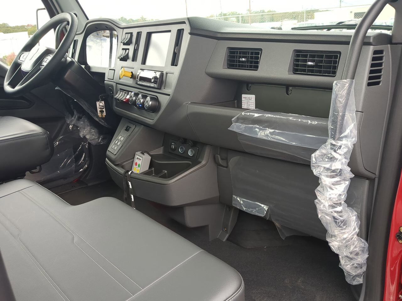 2026 Kenworth T-280 equipped with 21.5ft Chevron LCG Rollback Winder GA