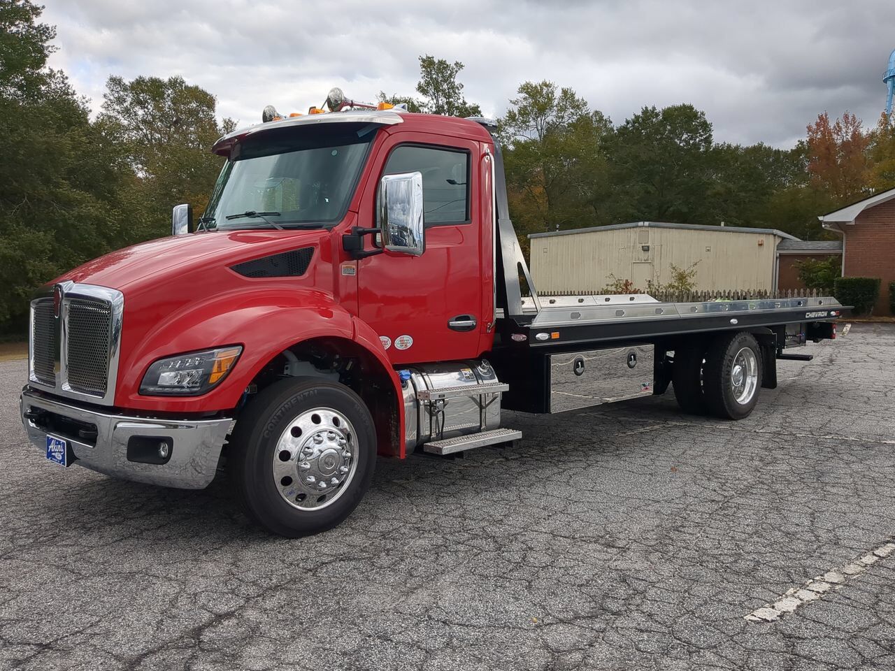 2026 Kenworth T-280 equipped with 21.5ft Chevron LCG Rollback Winder GA