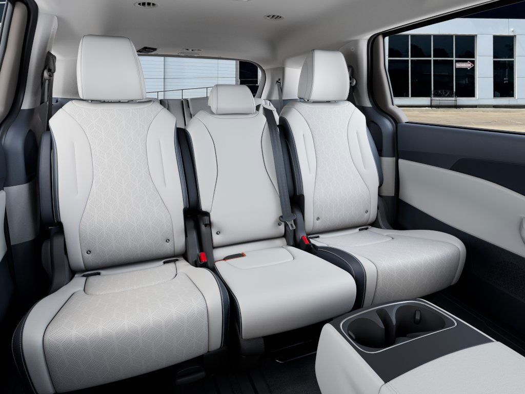 2026 Kia Carnival Hybrid EX Akron OH