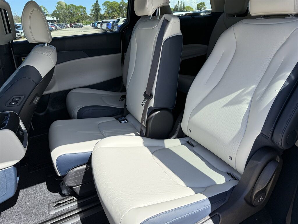 2026 Kia Carnival Hybrid EX San Clemente CA