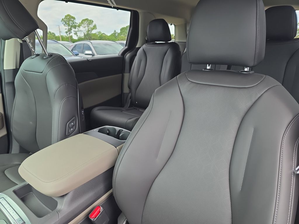 2026 Kia Carnival Hybrid EX San Clemente CA