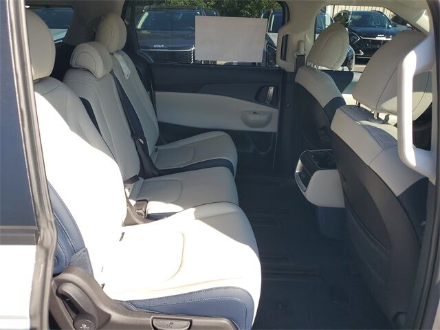 2026 Kia Carnival EX photo 11