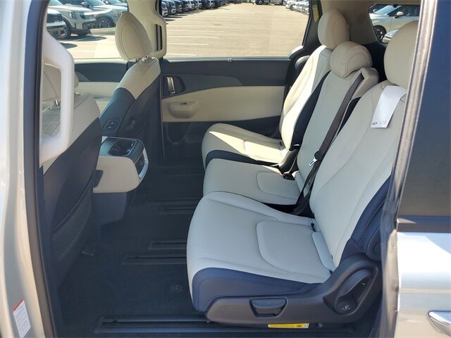 2026 Kia Carnival EX photo 15