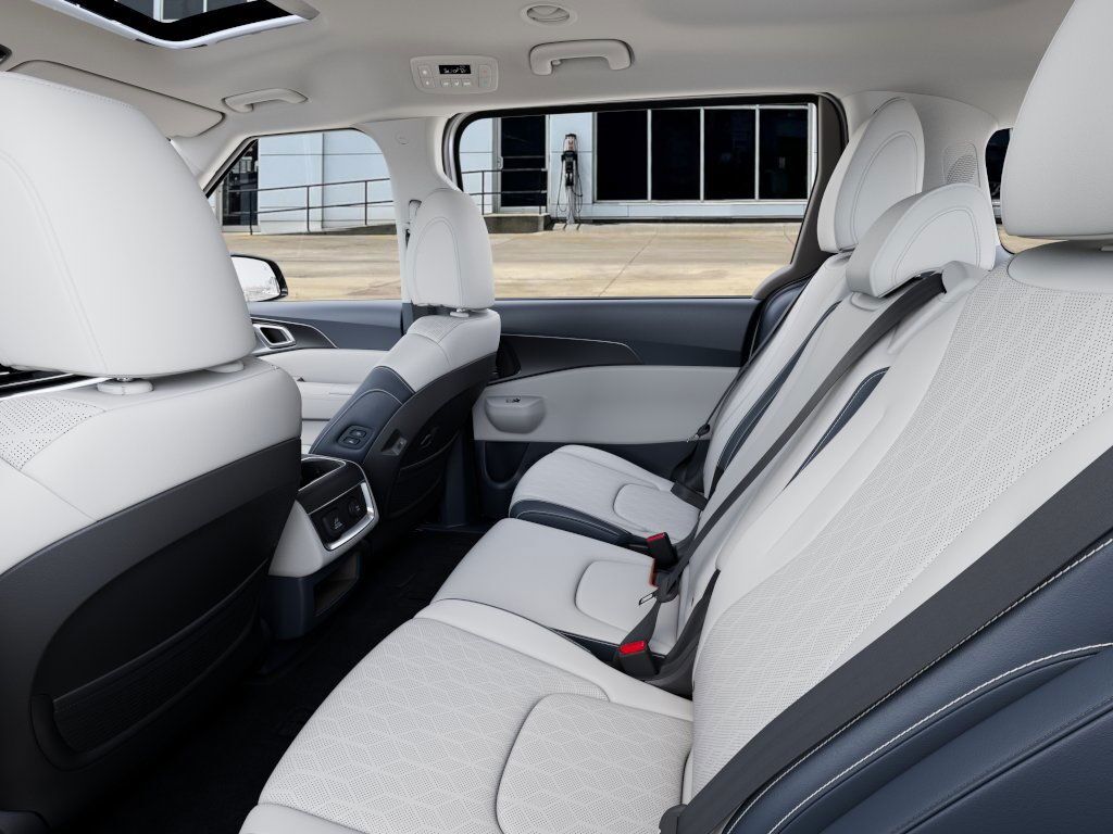 2026 Kia Carnival Hybrid SX Akron OH